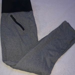 comfy sweatpants/leggings 💗